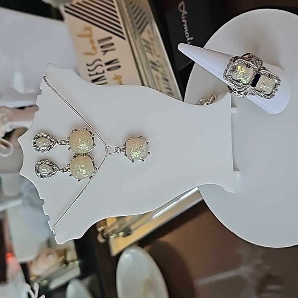 (NWT) Silver White Opal Set